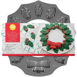 Holly Leaf Wreath Cookie Pan