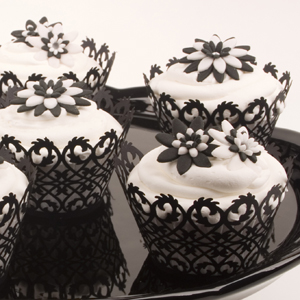 Black and White Flower Cupcakes