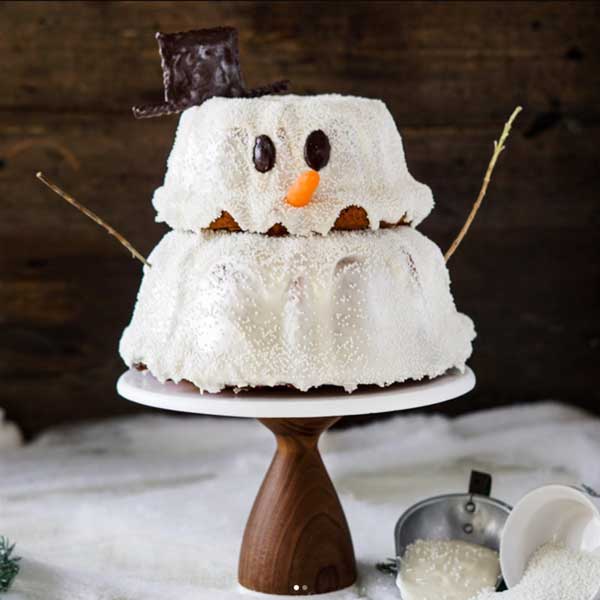 snowman bundt cake