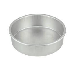 7 x 2" Round Cake Pan - Magic Line