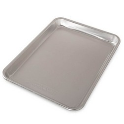 Baker's Quarter Sheet Cake Pan