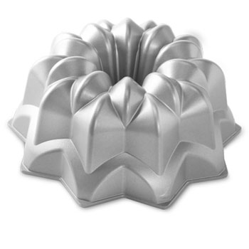 Christmas Cake Pans and Bakeware