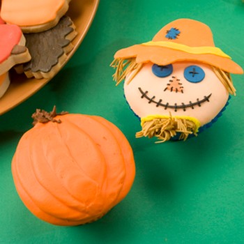 Scarecrow and Pumpkin Cupcakes