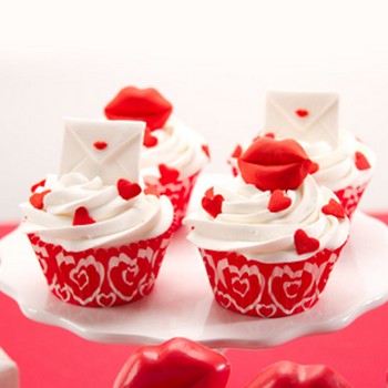 Sealed with a Kiss Cupcakes