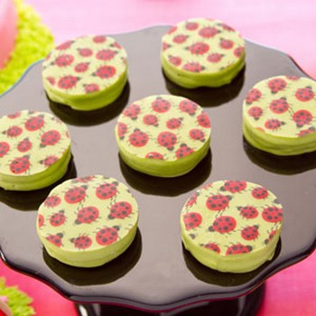 Ladybug Dipped Sandwich Cookies