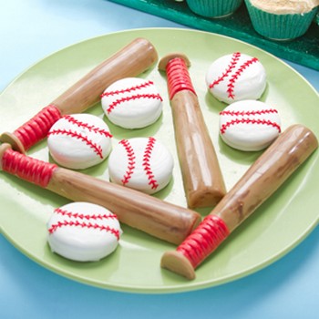 Candy Bats and Dipped Sandwich Cookies Baseballs