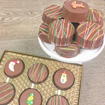 Christmas Molded Chocolate Oreos