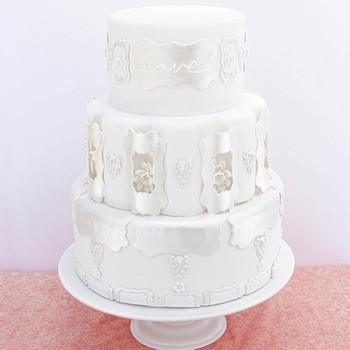 Love Wedding Cake