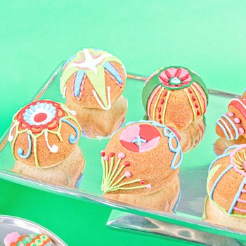 Ornament Mini Cakes