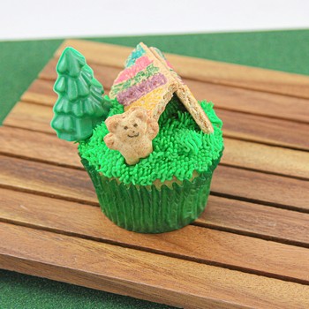 Camping Bear Cupcake