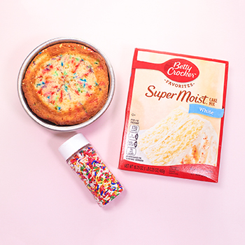 How to Make a Funfetti Cake