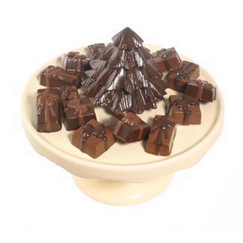 Present Candies with 3-D Tree Centerpiece