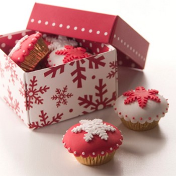Red and White Snowflake Mini Cupcakes