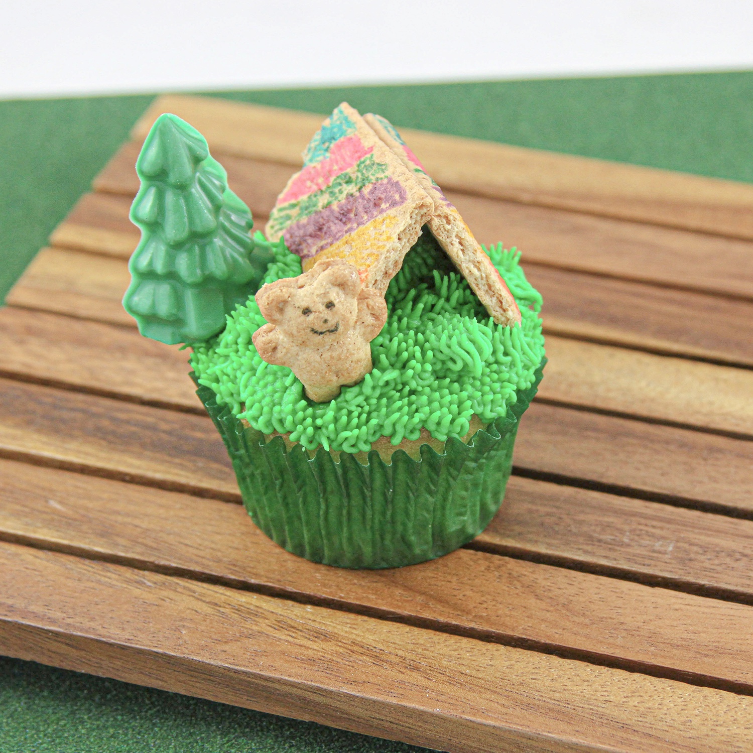 Camping Bear Cupcake