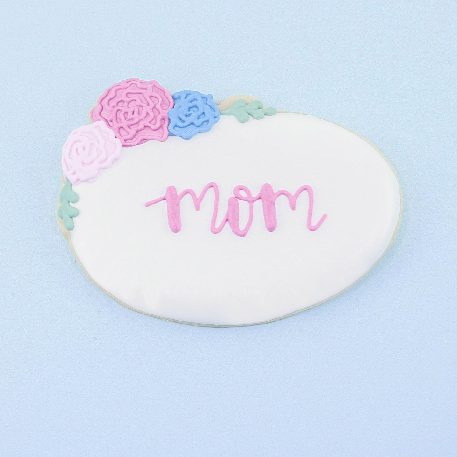 Floral Plaque Cookie with MOM written in royal icing