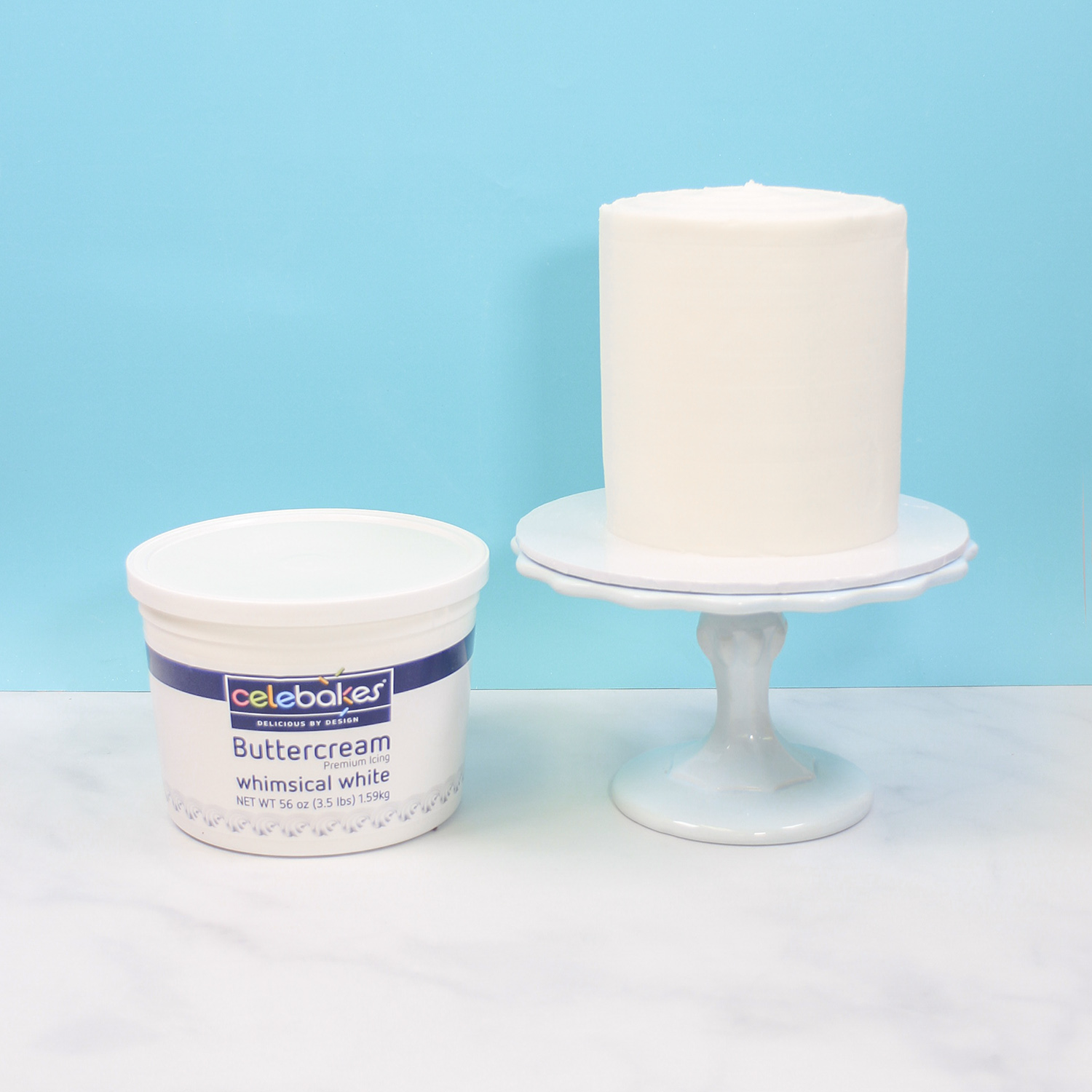 How to Crumb Coat & Frost a Cake