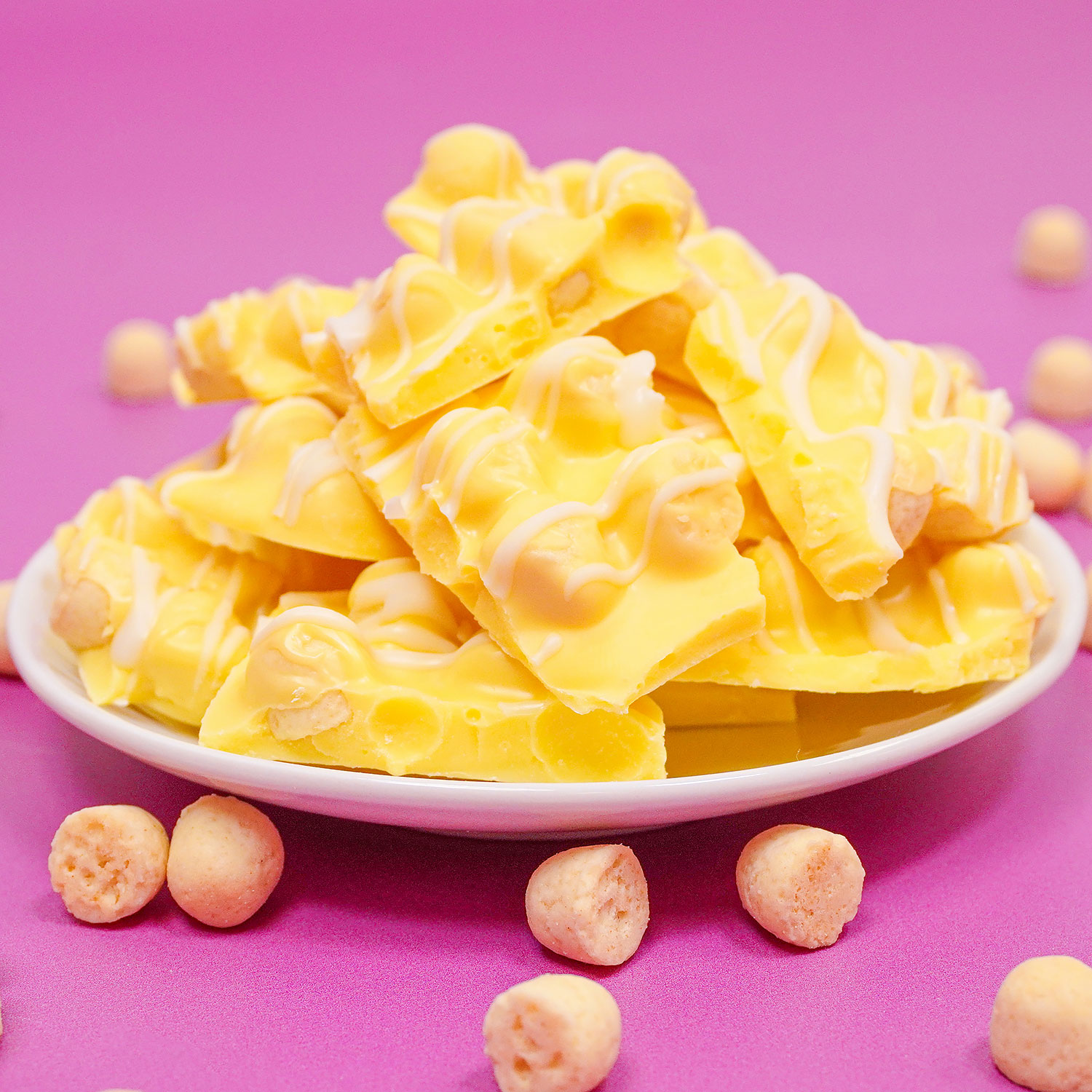 plate of banana pudding bark