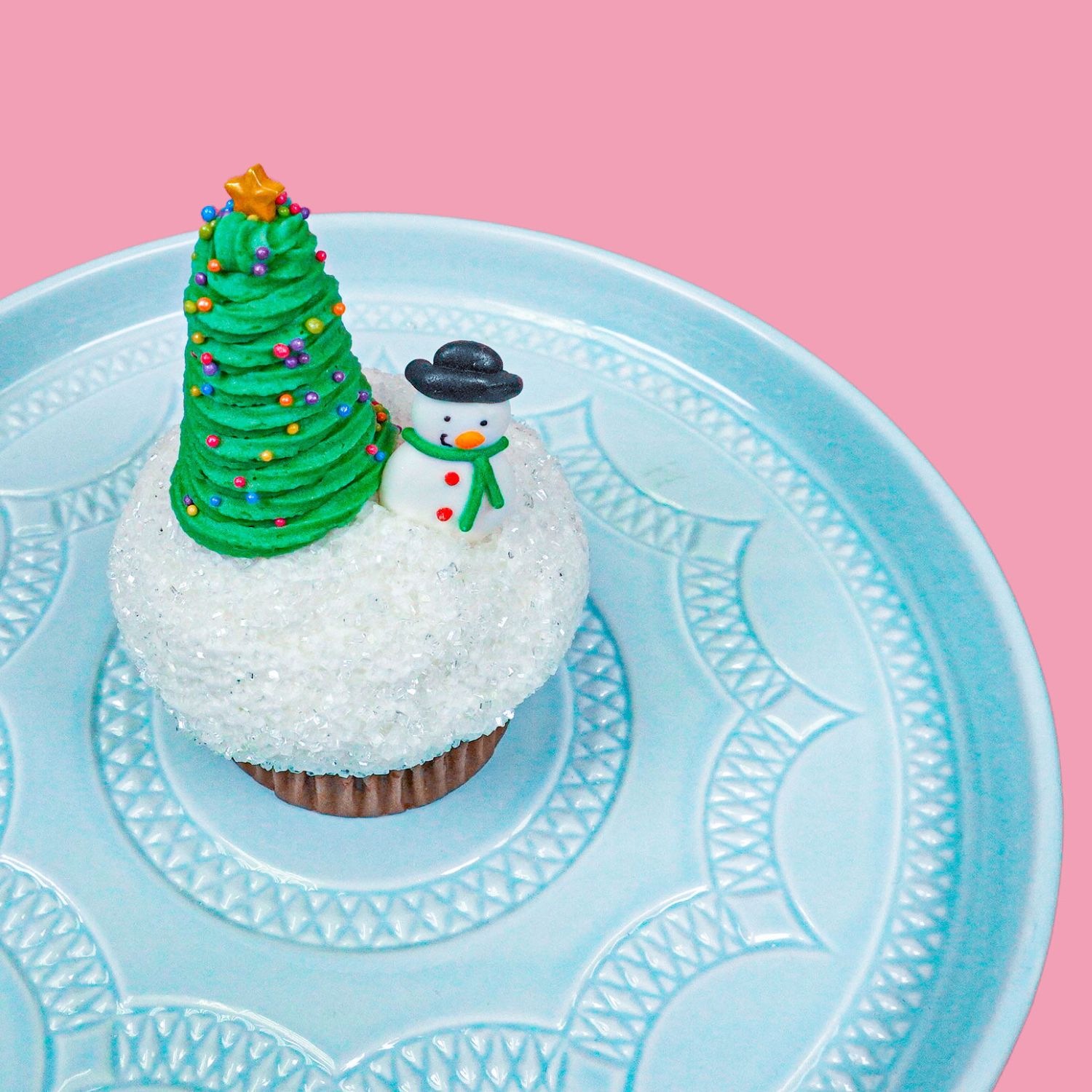 cupcake with christmas tree and snowman