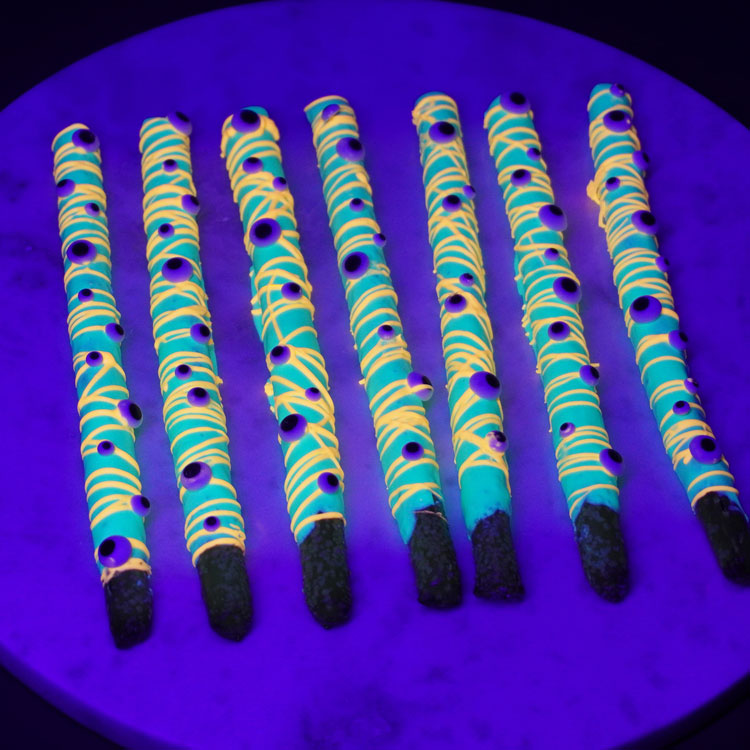 glow in the dark pretzels