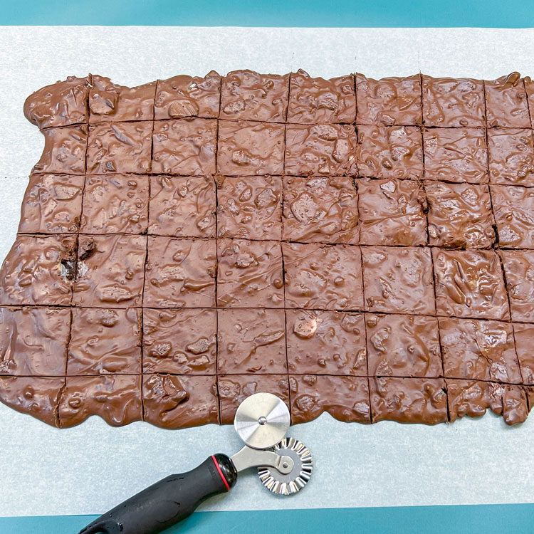 scored mint chocolate oreo bark