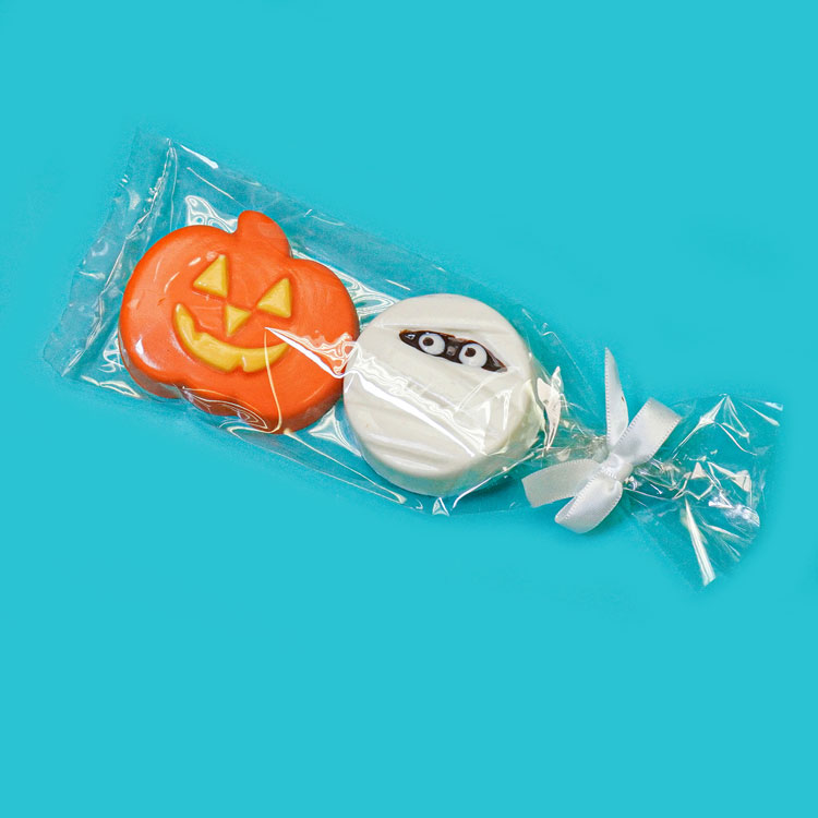 packaged mummy and jack-o-lantern chocolate oreos