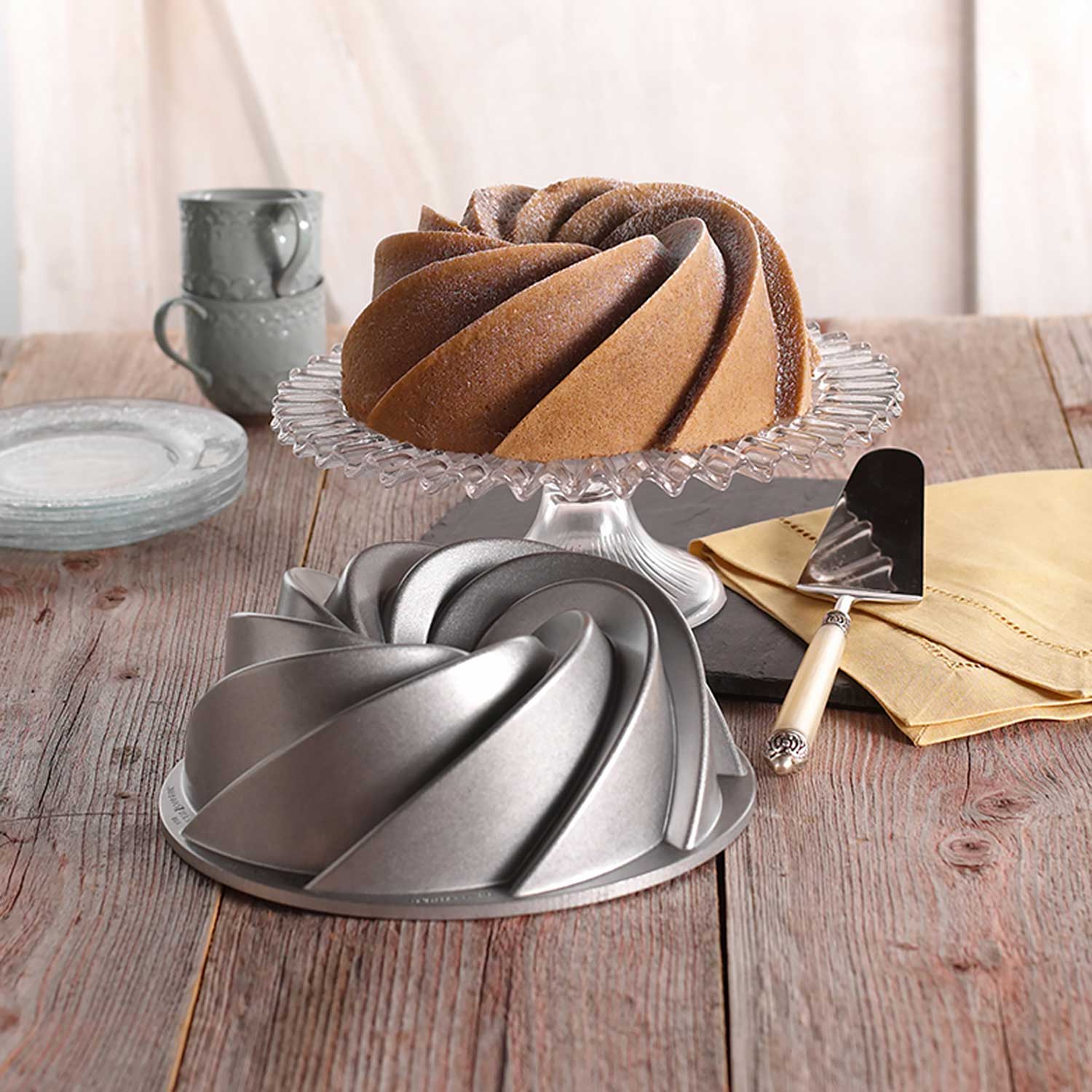 Silver Heritage Bundt® Pan